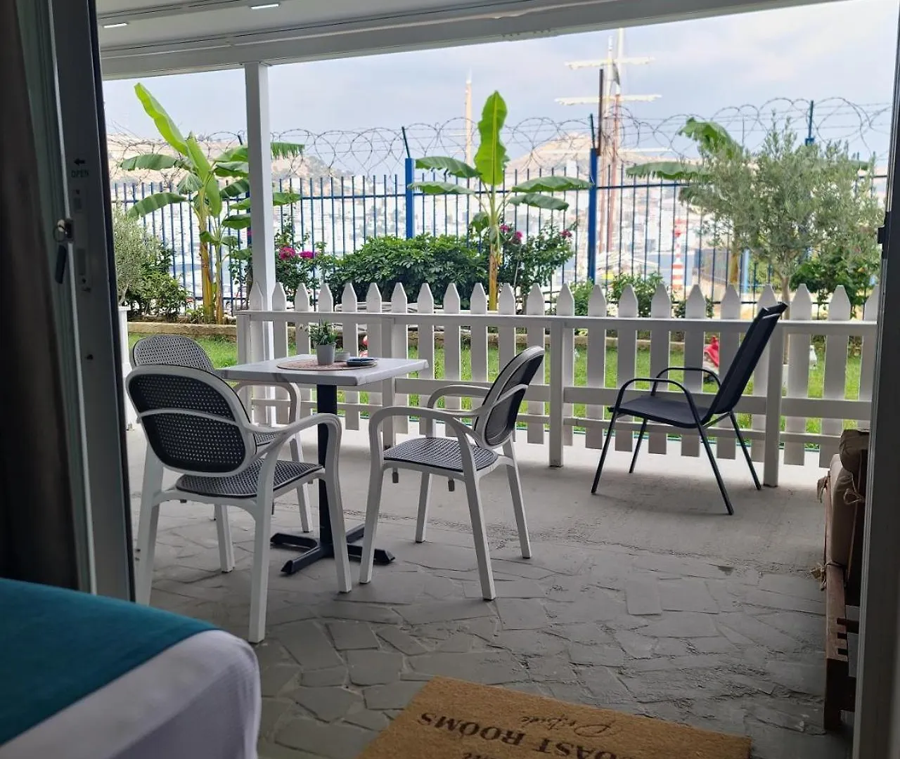 Suncoast Rooms Port Side Sarande Apartment