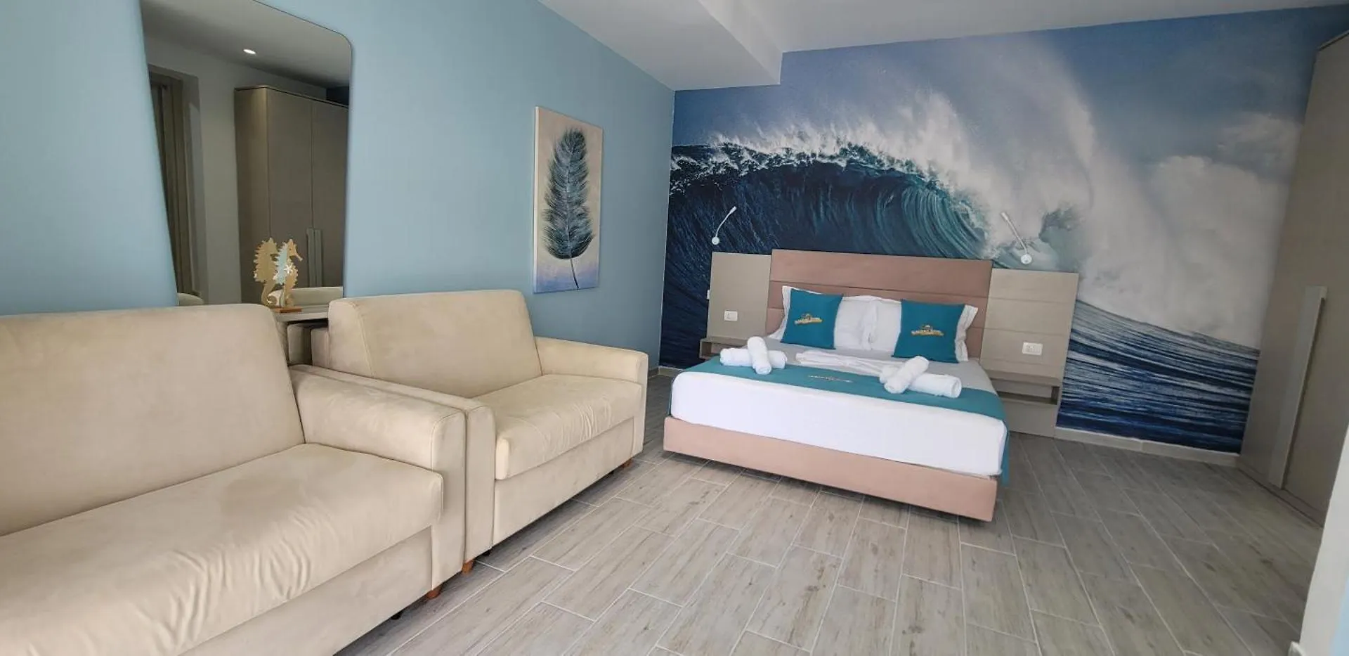 Suncoast Rooms Port Side Sarande Apartment